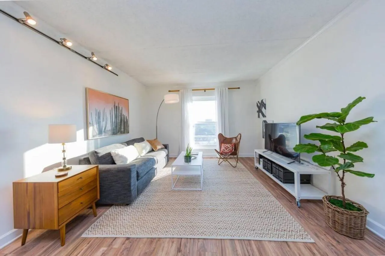 Music Row Retreat - 3 Beds, 1 Bedroom, Pool, Parking Nashville