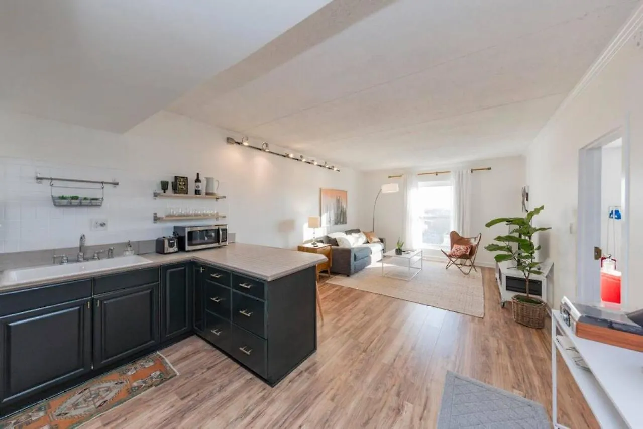 Apartment Music Row Retreat - 3 Beds, 1 Bedroom, Pool, Parking Nashville