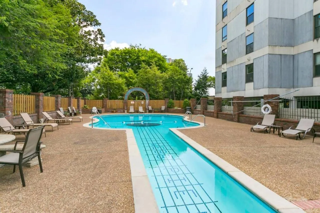 Music Row Retreat - 3 Beds, 1 Bedroom, Pool, Parking Nashville Apartment